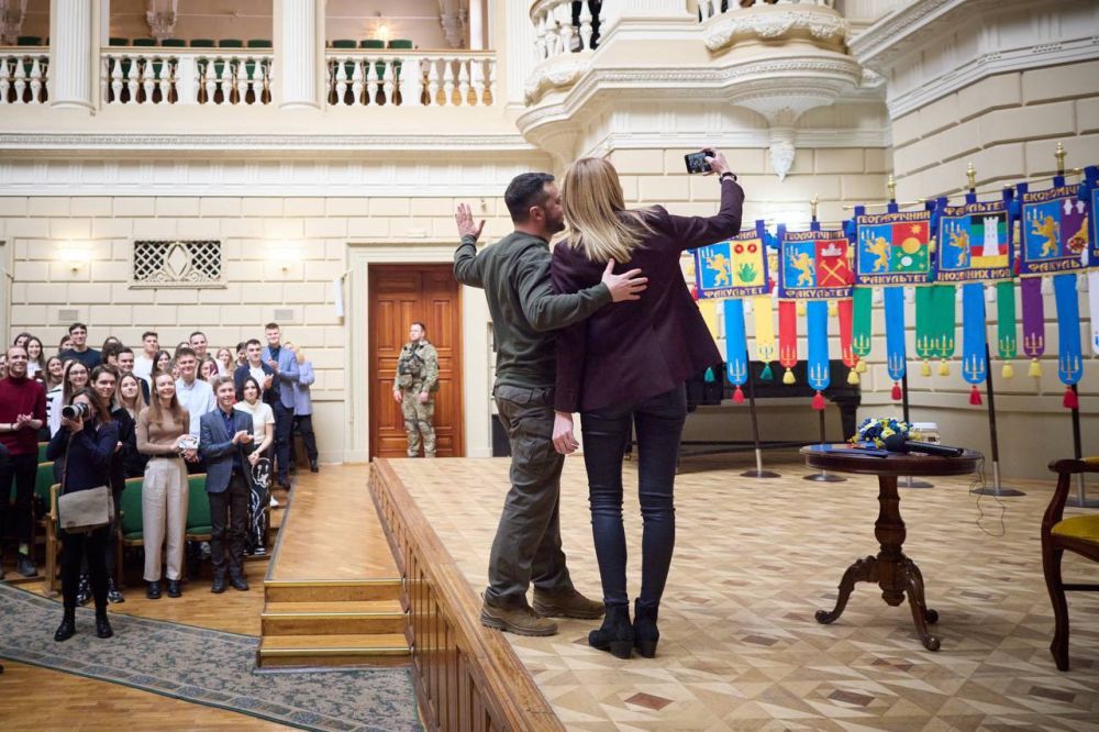 ���� ��������: ����������� �������������� �� ������ �������� � ����������� ������� ������ ������, �������� � ����� �����������, ������� �������� ������������ ������ � Bloomberg