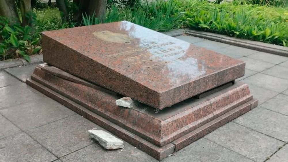 Во Львове попытались украсть останки советского разведчика Кузнецова