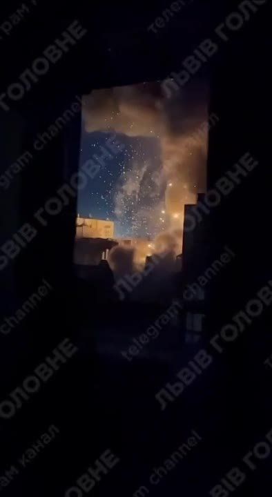 Видео одного из взрывов во Львове