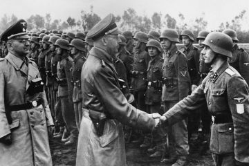      82-        1943 