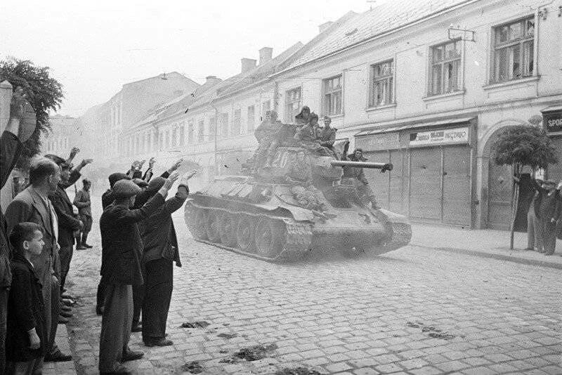 27    -      1944 