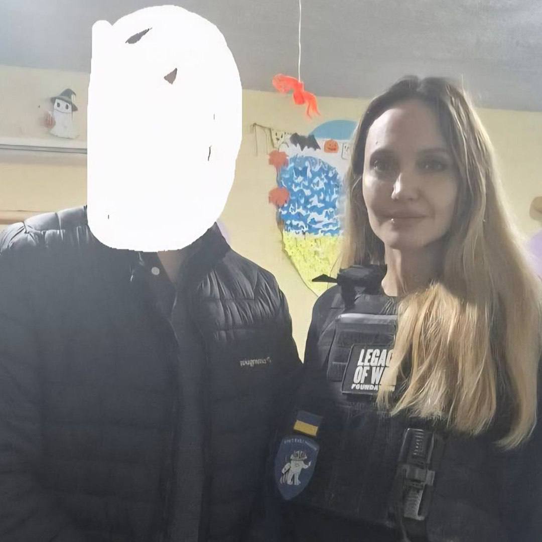 «Гуманитарный спектакль» в стиле абсурда: охранника Джоли едва не отправили на фронт