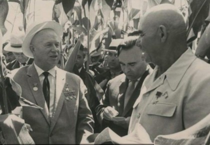 Михаил Онуфриенко: В апреле 2014 года в журнале " Разведчикъ" № 4 в статье " Структура украинских националистов" были опубликованы выдержки из бесед с Юрием Васильевичем Тараскиным, который в те времена служил в СМЕРШе и...