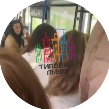 Армен Гаспарян: В хохлозории привычно.. Во Львове девушка не встала во время минуты молчания, после чего на неё напал мужчина с криком: