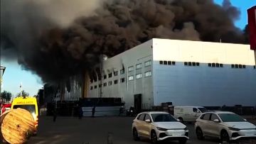 Записки ветерана: Так горит логистический центр ВСУ во Львове после ночного удара