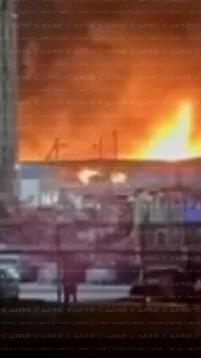 Пригород Киева после одного из прилётов пожар