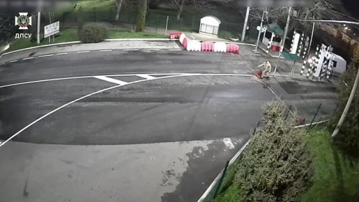 На Буковине львовянин пытался прорваться через границу на мотоцикле