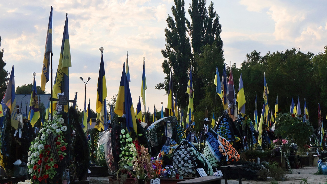 Times: на военном кладбище во Львове закончились места