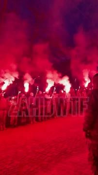 #бандеровская_оккупация: Во Львове проходит традиционное факельное шествие, посвящённое дню рождения Бандеры