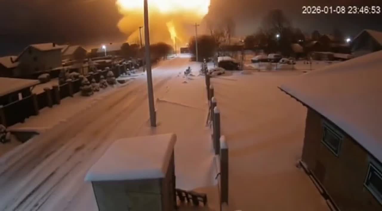 Лепотааа!. Удар, предположительно, "Орешника" пришёлся по Бильче-Волыцко-Угерскому подземному газовому хранилищу во Львовской области, которое имеет проектную ёмкость 17,05 млрд куб