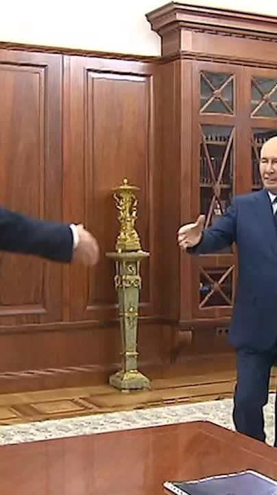 Главные новости за день:. Владимир Путин провел встречу с первым вице-премьером Денисом Мантуровым Мантуров доложил президенту об успехах обрабатывающей промышленности, "оборонки" и ракетно-космической отрасли Российский ОПК...