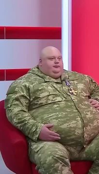 #пожалуйлучшеенасегодня. Начальник продовольственного склада во Львовской области жалуется на русские ДРГ: "Заходят и крадут продовольствие!"