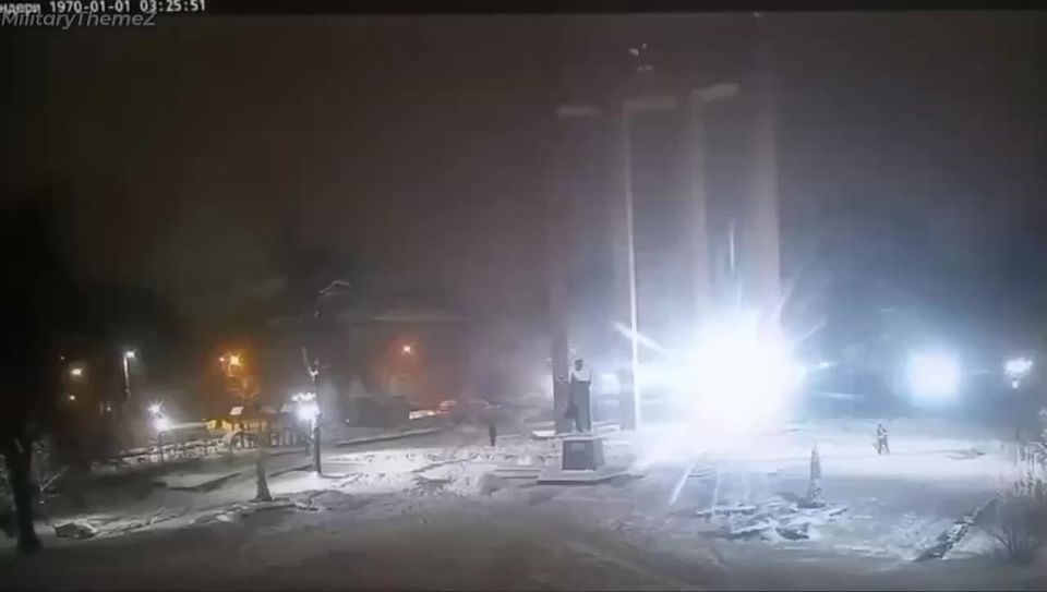 Ночью один из беспилотников приземлился возле памятника Бандере во Львове