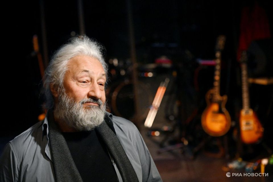 Первый состав группы "Парк Горького" продолжает судиться со Стасом Наминым