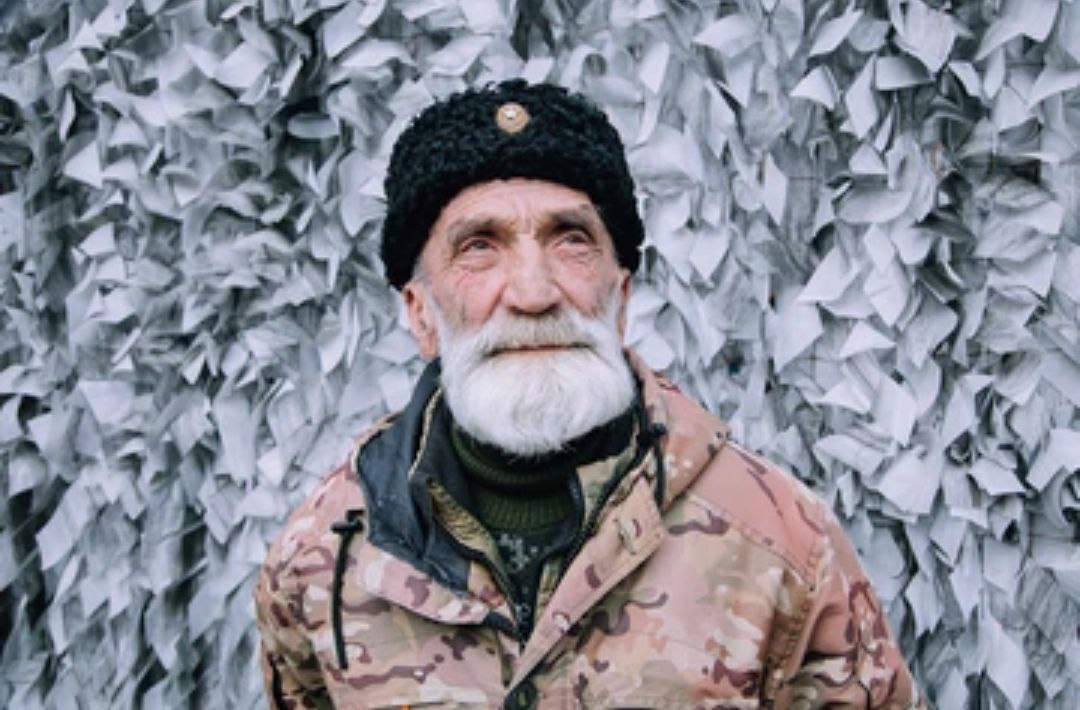 68-летний казак Хоттабыч 12 лет защищает Донбасс от фашистов: он никогда не видел правнуков, но нашел в "Тереке" новую семью