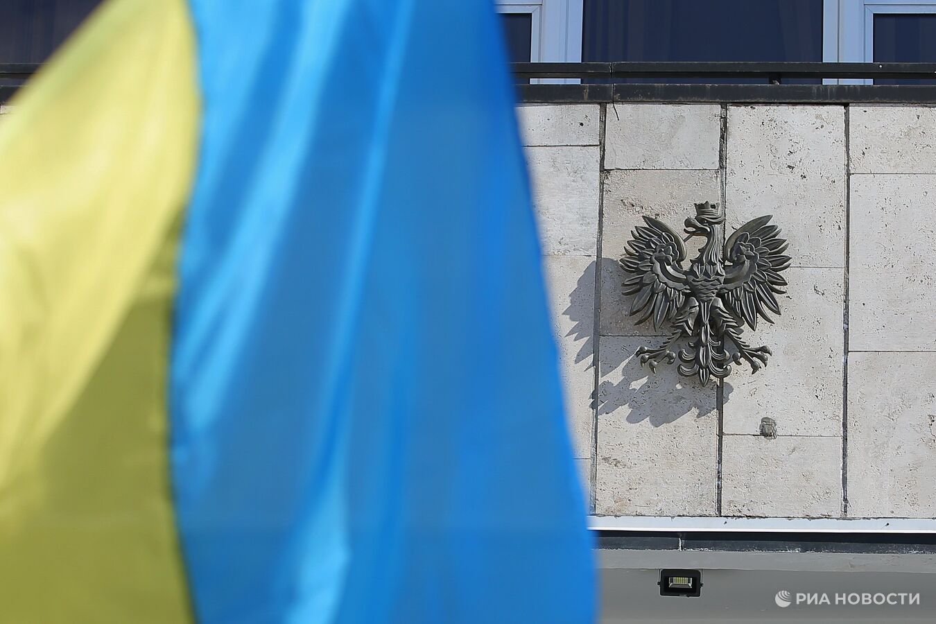 "Какой позор!" В Польше разозлились на украинцев после инцидента во Львове