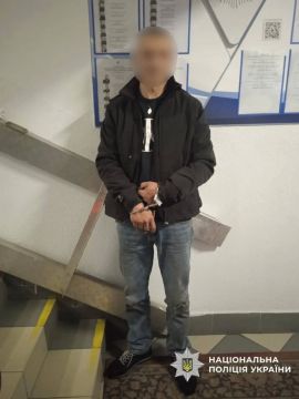 Во Львове мужчина взял в заложницы 13-летнюю девочку, когда увидел сотрудников ТЦК
