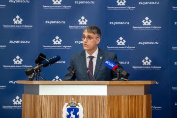 Депутаты заксобрания ЯНАО отправили в отставку детского омбудсмена на Ямале Данило Трубицына в связи с поступавшим от него заявлением об уходе по собственному желанию