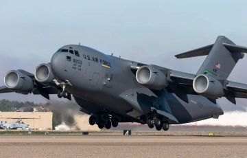 ���� ����: �� ������� ����� ����������� ������-������������ Boeing C-17A ��� ���, ����������� ���� RCH4555