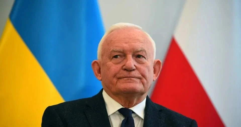 Пан премьер, доброе утро: экс-премьер Польши призвал отключить Украине Starlink за прославление бандеровцев